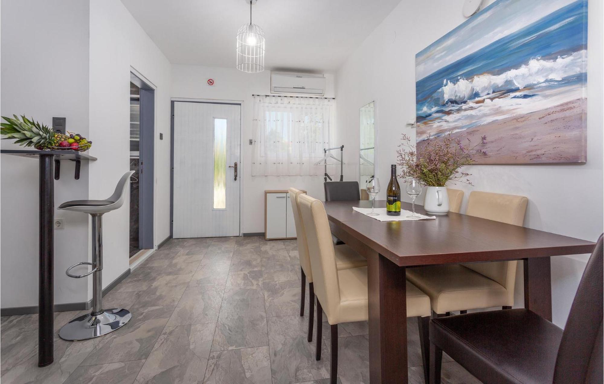 Beautiful Apartment In Malinska With Kitchen Екстер'єр фото