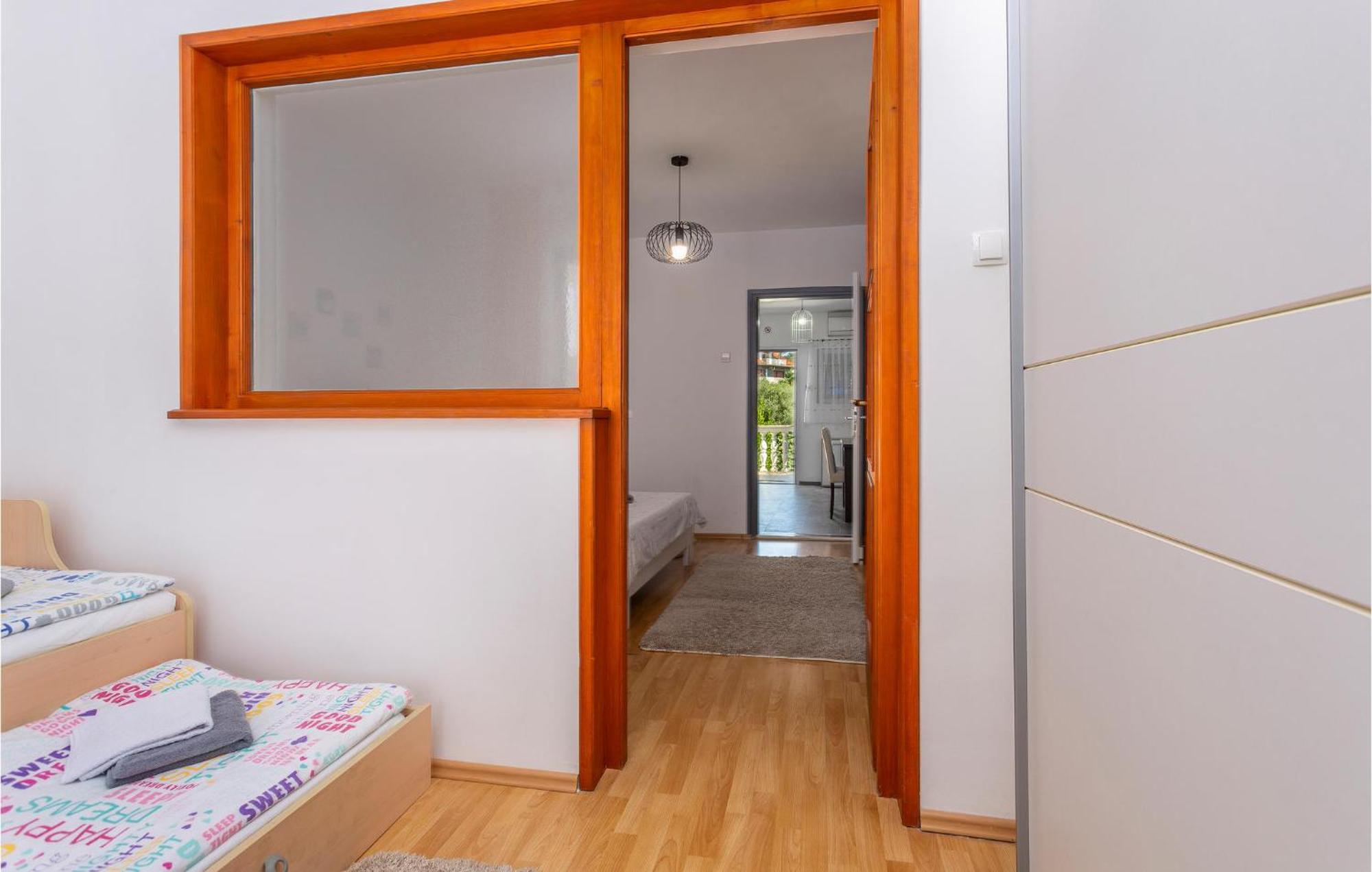 Beautiful Apartment In Malinska With Kitchen Екстер'єр фото