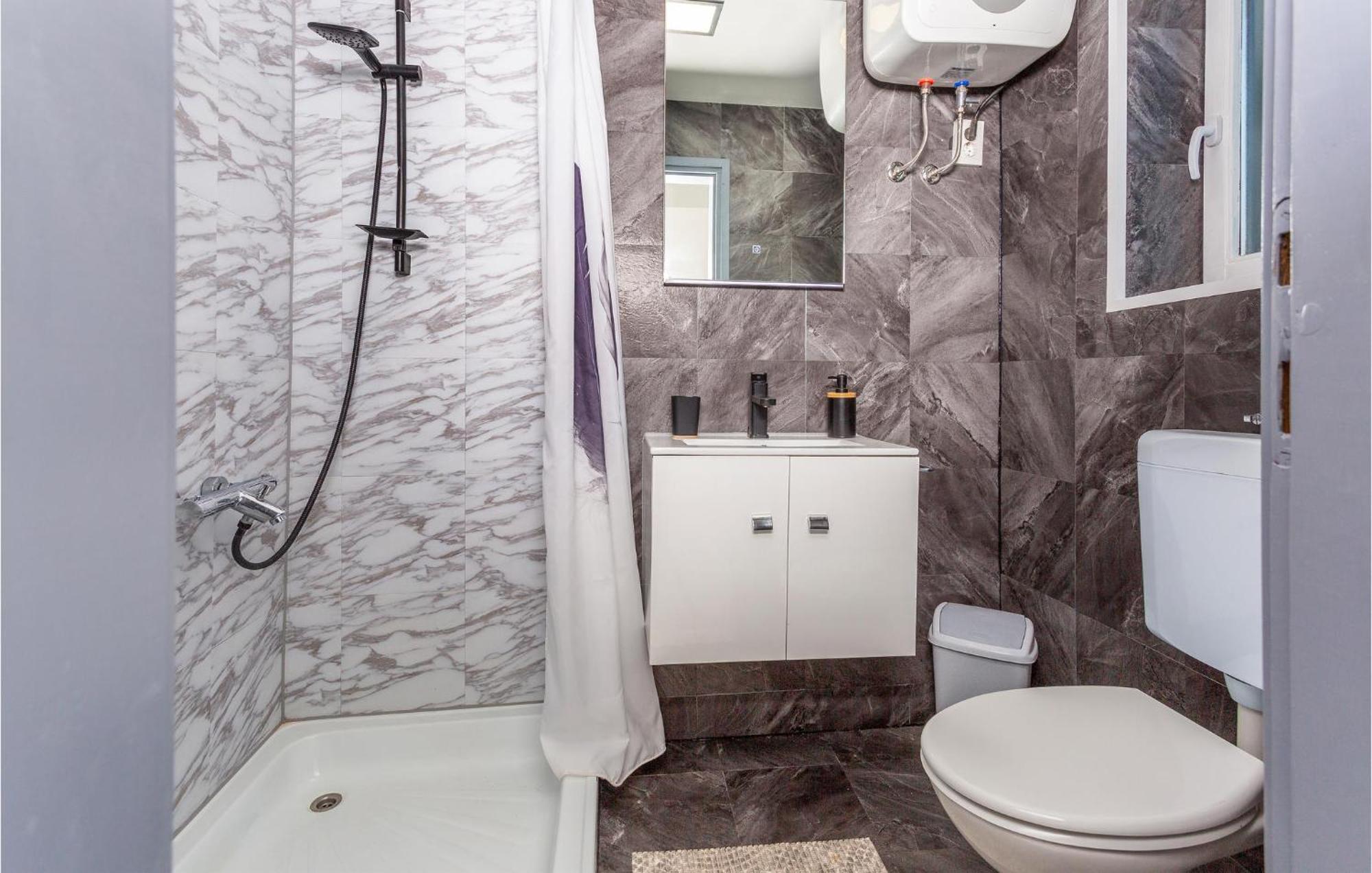 Beautiful Apartment In Malinska With Kitchen Екстер'єр фото